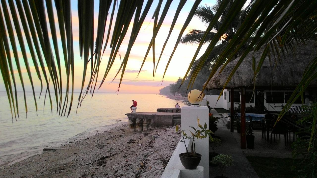 Bamboo Beachhouse Dormitory Garcia Hernandez Bagian luar foto