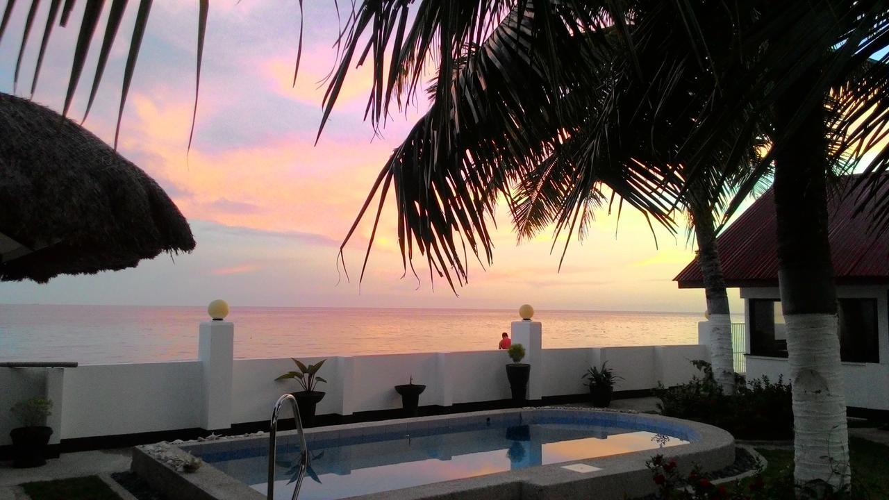 Bamboo Beachhouse Dormitory Garcia Hernandez Bagian luar foto