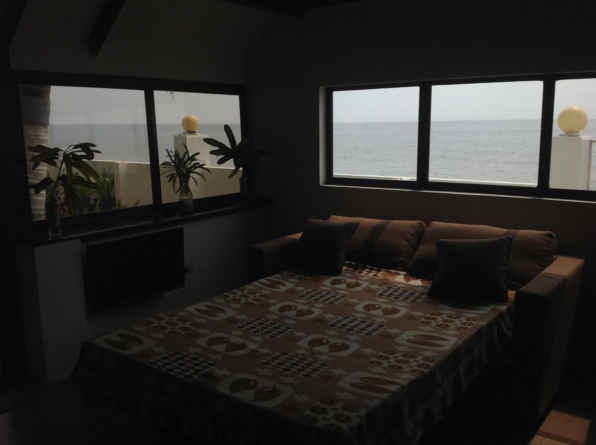 Bamboo Beachhouse Dormitory Garcia Hernandez Bagian luar foto
