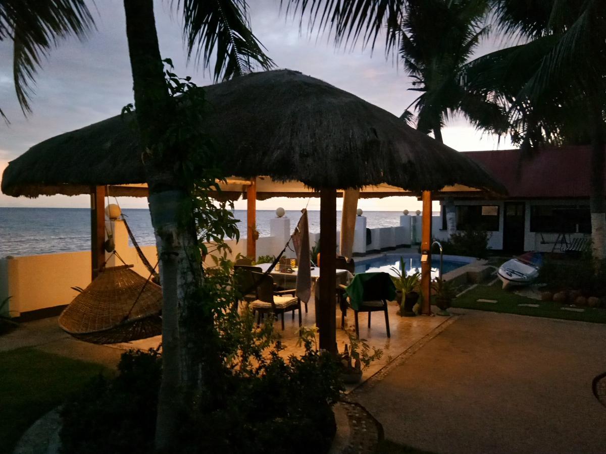 Bamboo Beachhouse Dormitory Garcia Hernandez Bagian luar foto