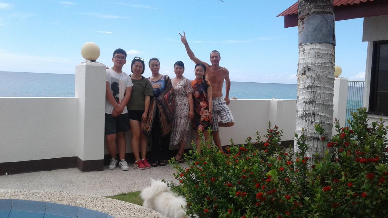 Bamboo Beachhouse Dormitory Garcia Hernandez Bagian luar foto